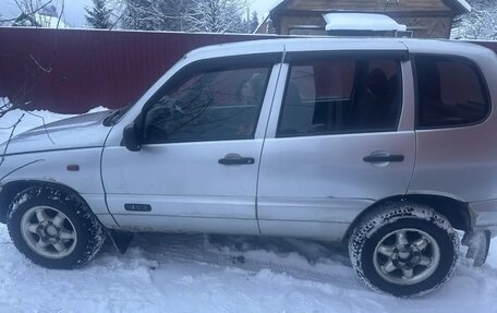 Chevrolet Niva I рестайлинг, 2004 год, 280 000 рублей, 3 фотография