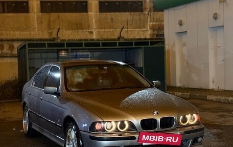 BMW 5 серия, 2000 год, 950 000 рублей, 13 фотография