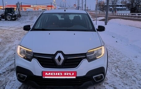 Renault Logan II, 2018 год, 1 100 000 рублей, 2 фотография