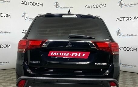 Mitsubishi Outlander III рестайлинг 3, 2018 год, 1 949 000 рублей, 6 фотография