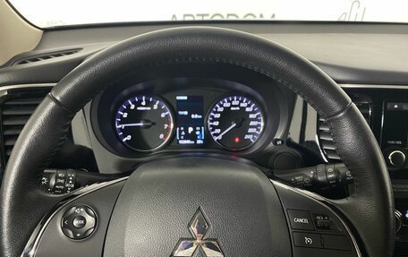 Mitsubishi Outlander III рестайлинг 3, 2018 год, 1 949 000 рублей, 16 фотография