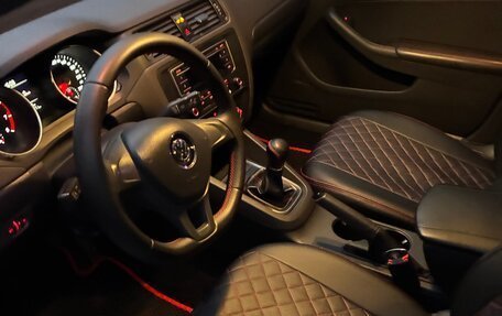 Volkswagen Jetta VI, 2015 год, 990 000 рублей, 4 фотография