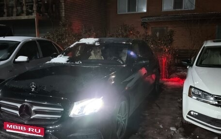 Mercedes-Benz E-Класс, 2019 год, 3 500 000 рублей, 3 фотография