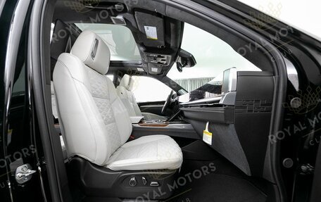 Cadillac Escalade V, 2025 год, 21 750 000 рублей, 10 фотография