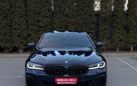 BMW 5 серия, 2021 год, 5 600 000 рублей, 2 фотография