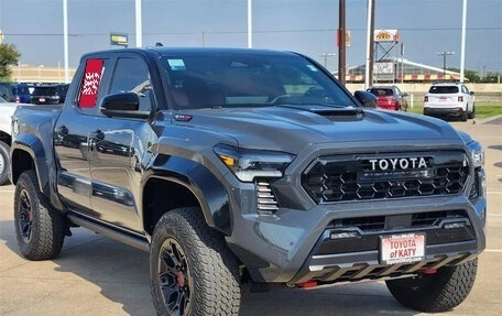 Toyota Tacoma, 2025 год, 6 000 000 рублей, 2 фотография