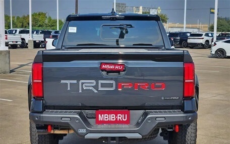 Toyota Tacoma, 2025 год, 6 000 000 рублей, 5 фотография