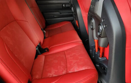 Toyota Tacoma, 2025 год, 6 000 000 рублей, 28 фотография