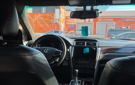 Toyota Camry, 2017 год, 1 600 000 рублей, 4 фотография