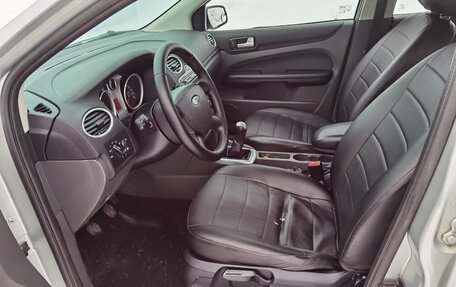 Ford Focus II рестайлинг, 2006 год, 400 000 рублей, 34 фотография