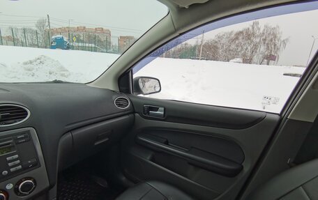 Ford Focus II рестайлинг, 2006 год, 400 000 рублей, 37 фотография