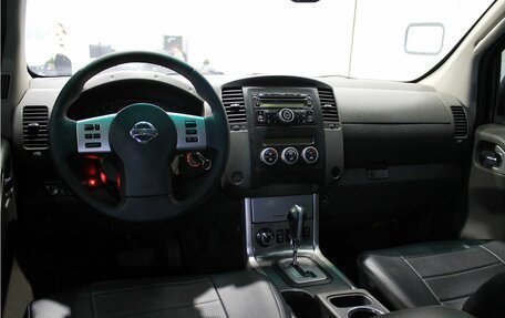 Nissan Navara (Frontier), 2010 год, 1 499 000 рублей, 12 фотография