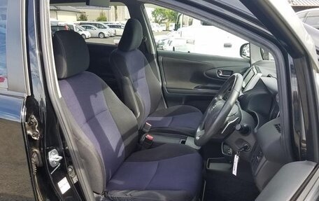 Toyota Wish II, 2017 год, 1 250 000 рублей, 13 фотография