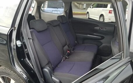 Toyota Wish II, 2017 год, 1 250 000 рублей, 14 фотография