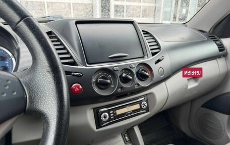 Mitsubishi L200 IV рестайлинг, 2007 год, 940 000 рублей, 14 фотография