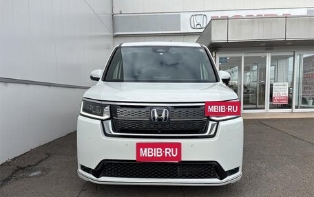 Honda Stepwgn, 2023 год, 2 730 000 рублей, 2 фотография