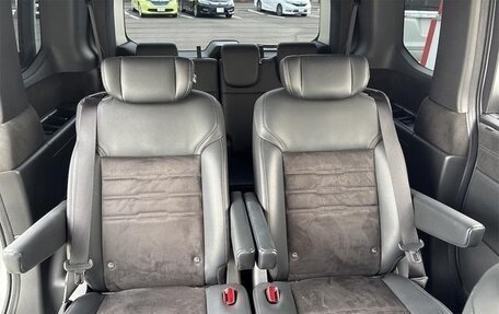 Honda Stepwgn, 2023 год, 2 730 000 рублей, 12 фотография