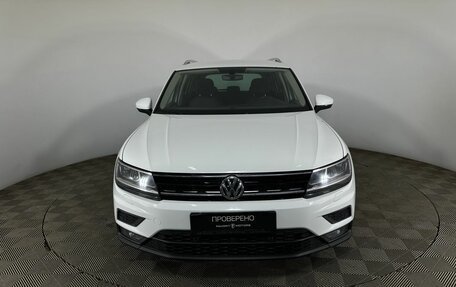 Volkswagen Tiguan II, 2018 год, 2 350 000 рублей, 2 фотография
