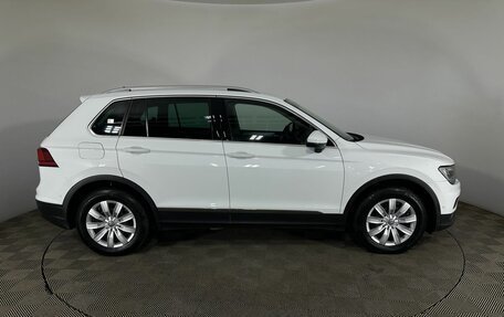 Volkswagen Tiguan II, 2018 год, 2 350 000 рублей, 4 фотография