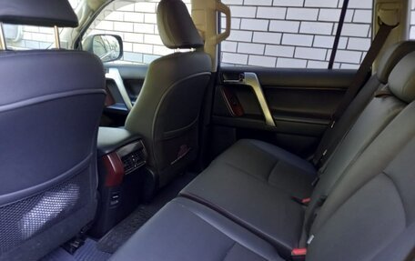 Toyota Land Cruiser Prado 150 рестайлинг 2, 2017 год, 3 950 000 рублей, 4 фотография