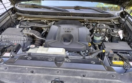 Toyota Land Cruiser Prado 150 рестайлинг 2, 2017 год, 3 950 000 рублей, 5 фотография