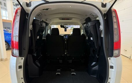 Toyota Noah III, 2016 год, 1 899 999 рублей, 20 фотография