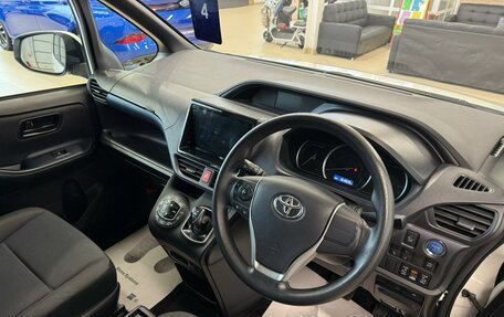 Toyota Noah III, 2016 год, 1 899 999 рублей, 11 фотография