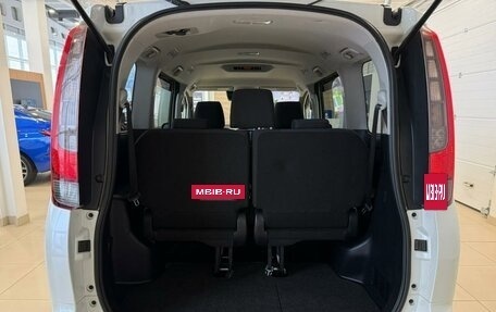 Toyota Noah III, 2016 год, 1 899 999 рублей, 19 фотография