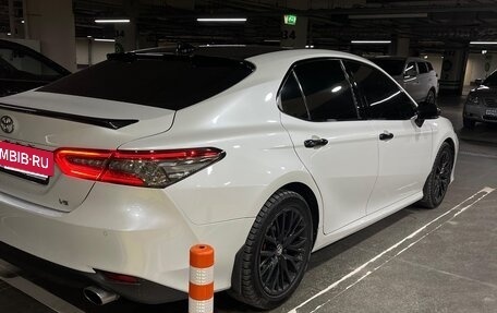 Toyota Camry, 2019 год, 2 590 000 рублей, 4 фотография