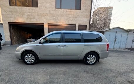 KIA Carnival III, 2010 год, 1 650 000 рублей, 8 фотография