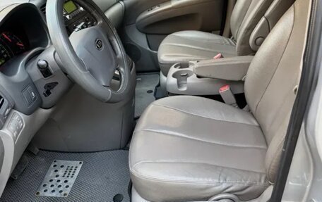 KIA Carnival III, 2010 год, 1 650 000 рублей, 11 фотография