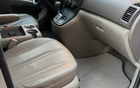 KIA Carnival III, 2010 год, 1 650 000 рублей, 9 фотография