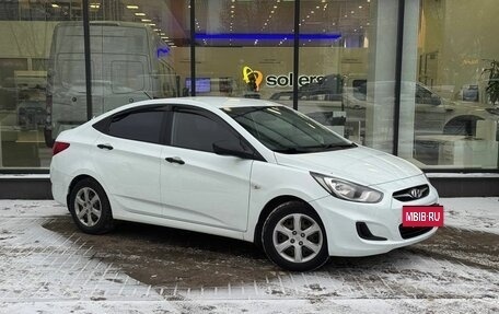 Hyundai Solaris II рестайлинг, 2014 год, 860 000 рублей, 3 фотография