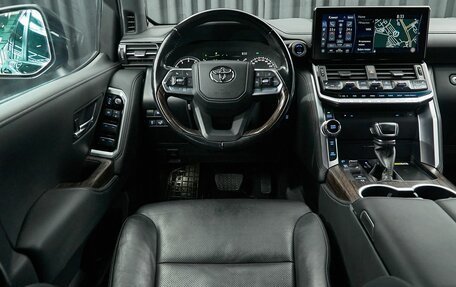 Toyota Land Cruiser, 2021 год, 10 500 000 рублей, 24 фотография