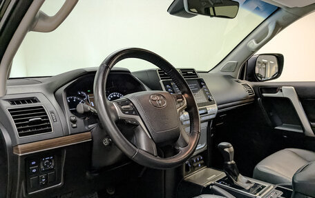 Toyota Land Cruiser Prado 150 рестайлинг 2, 2022 год, 7 345 000 рублей, 15 фотография