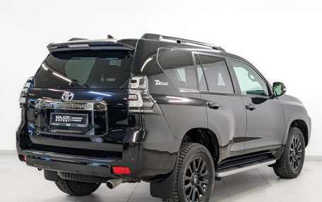 Toyota Land Cruiser Prado 150 рестайлинг 2, 2022 год, 7 345 000 рублей, 5 фотография