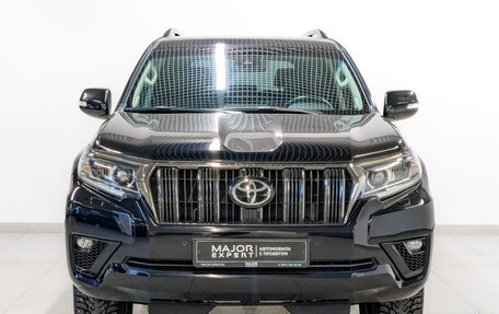 Toyota Land Cruiser Prado 150 рестайлинг 2, 2022 год, 7 345 000 рублей, 2 фотография