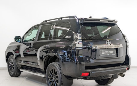 Toyota Land Cruiser Prado 150 рестайлинг 2, 2022 год, 7 345 000 рублей, 7 фотография