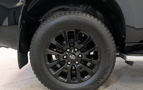 Toyota Land Cruiser Prado 150 рестайлинг 2, 2022 год, 7 345 000 рублей, 12 фотография