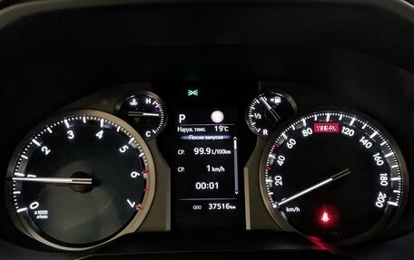 Toyota Land Cruiser Prado 150 рестайлинг 2, 2022 год, 7 345 000 рублей, 16 фотография