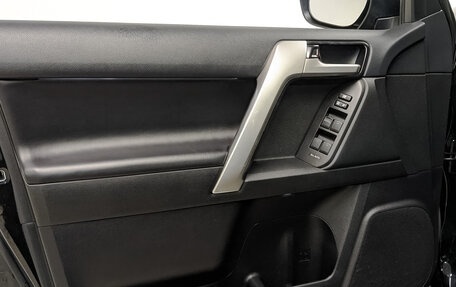 Toyota Land Cruiser Prado 150 рестайлинг 2, 2022 год, 7 345 000 рублей, 19 фотография