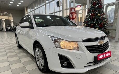 Chevrolet Cruze II, 2013 год, 975 000 рублей, 3 фотография
