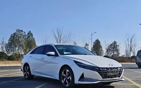 Hyundai Elantra, 2022 год, 1 190 000 рублей, 2 фотография