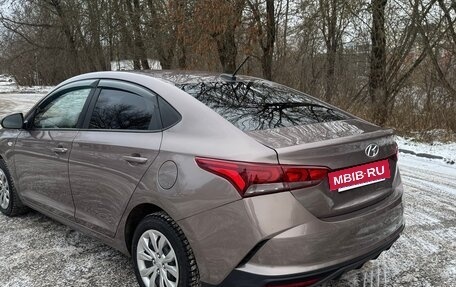 Hyundai Solaris II рестайлинг, 2021 год, 1 210 000 рублей, 3 фотография