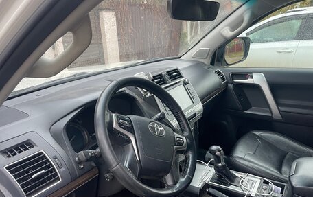 Toyota Land Cruiser Prado 150 рестайлинг 2, 2019 год, 4 300 000 рублей, 9 фотография