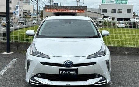 Toyota Prius IV XW50, 2023 год, 2 090 000 рублей, 2 фотография