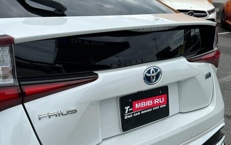 Toyota Prius IV XW50, 2023 год, 2 090 000 рублей, 13 фотография