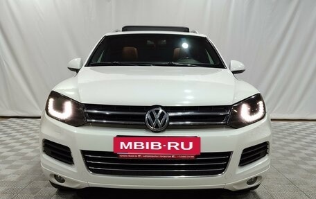 Volkswagen Touareg III, 2013 год, 2 100 000 рублей, 2 фотография