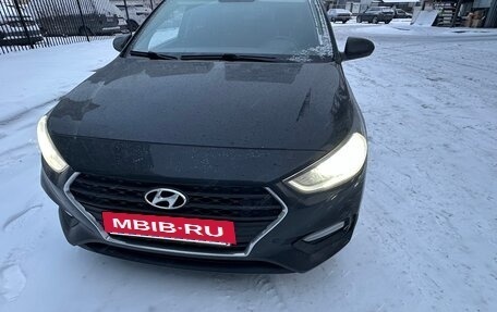 Hyundai Solaris II рестайлинг, 2017 год, 1 050 000 рублей, 2 фотография