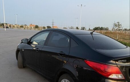 Hyundai Solaris II рестайлинг, 2012 год, 700 000 рублей, 5 фотография